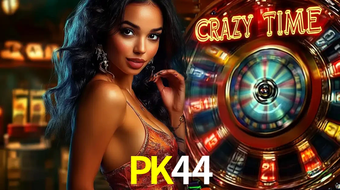 Mulher elegante ao lado da vibrante roda da fortuna do jogo de cassino ao vivo Crazy Time, um dos game shows mais populares e cheios de prêmios do PK44.